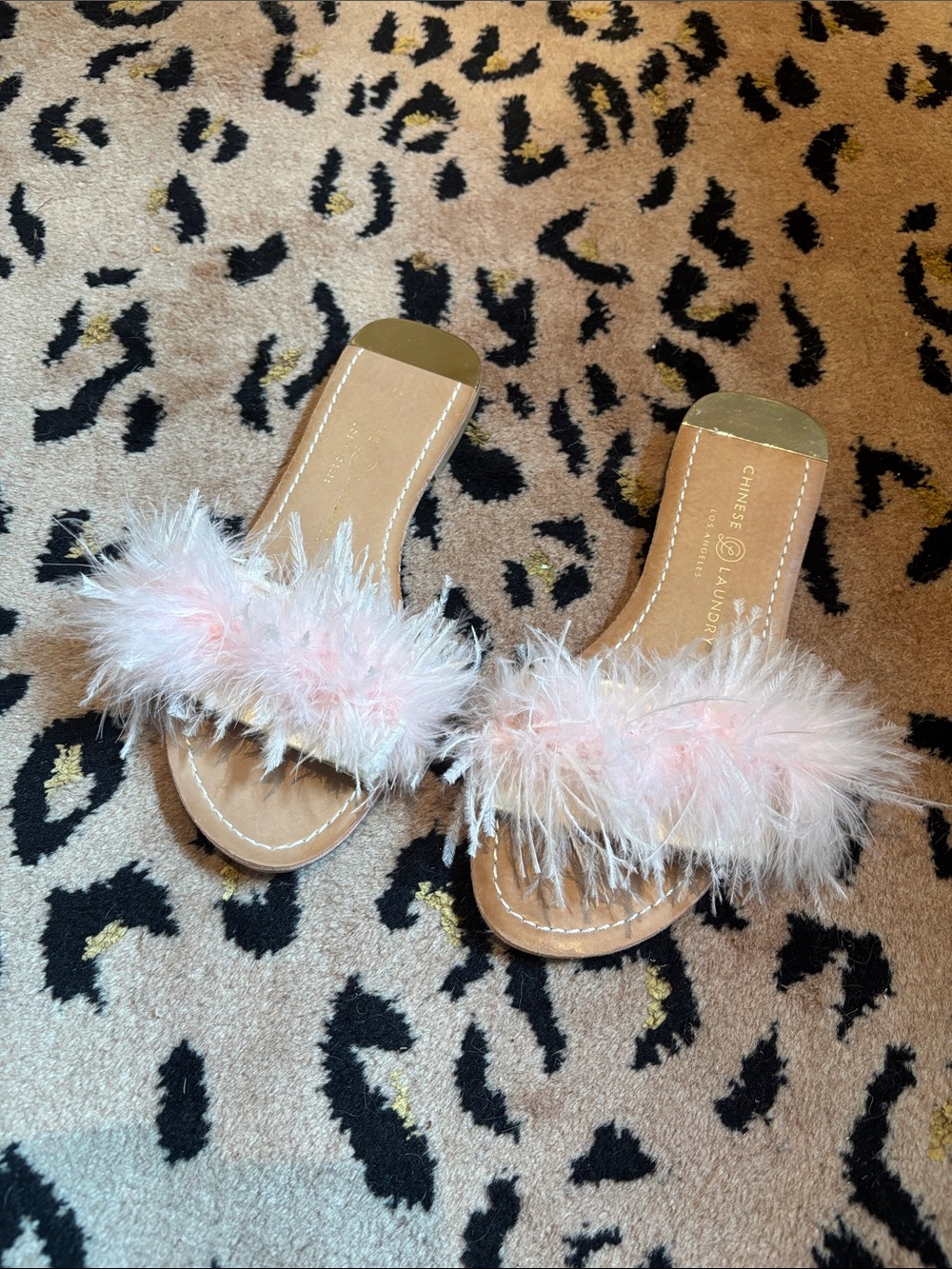 Chinese Laundry Women’s Boa Pale Pink Feather Slide Sandals - Brand New